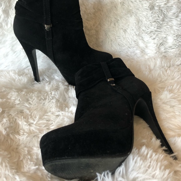 Size 9, Ankle boots with side zipper - Picture 2 of 4